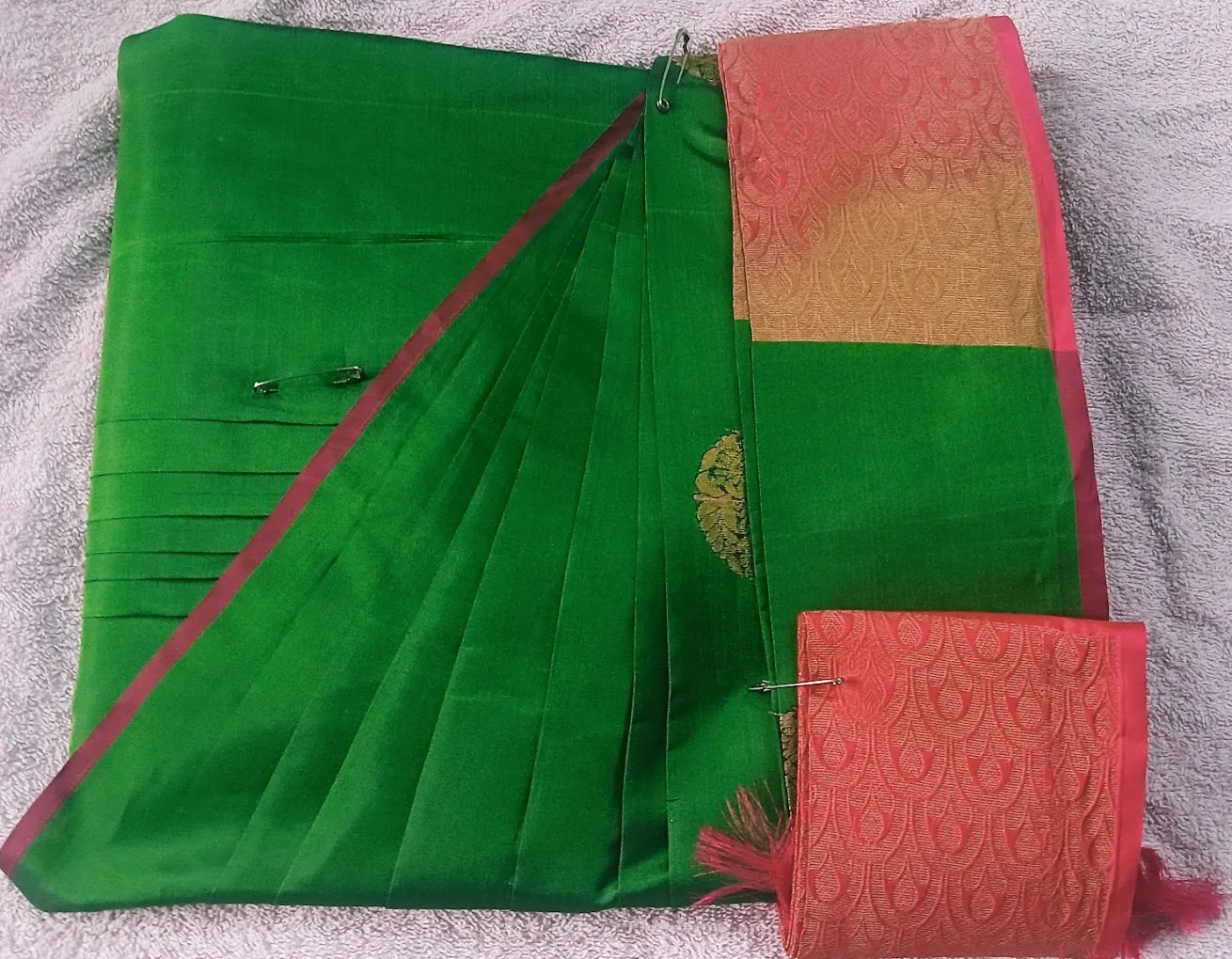 Sai Rakshitha saree pre-pleating